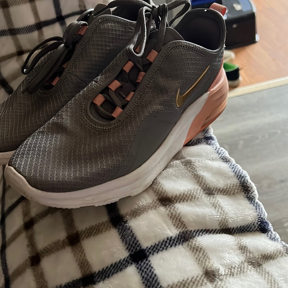 Nike air max wore a couple of times! Size 8